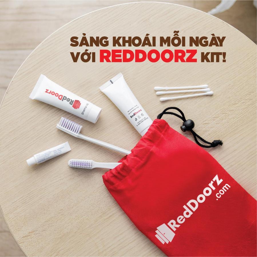 Reddoorz Near Nguyen Hue Walking Street 2 - Dorms Available Ho-Chi-Minh-Stadt Exterior foto