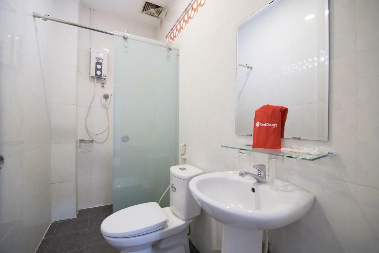 Reddoorz Near Nguyen Hue Walking Street 2 - Dorms Available Ho-Chi-Minh-Stadt Exterior foto